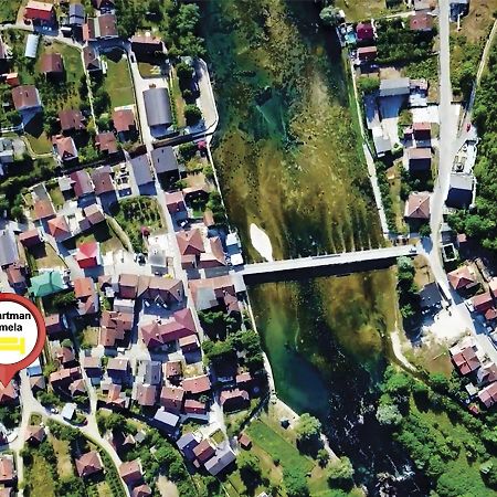 Apartman Amelaa Kulen Vakuf Esterno foto