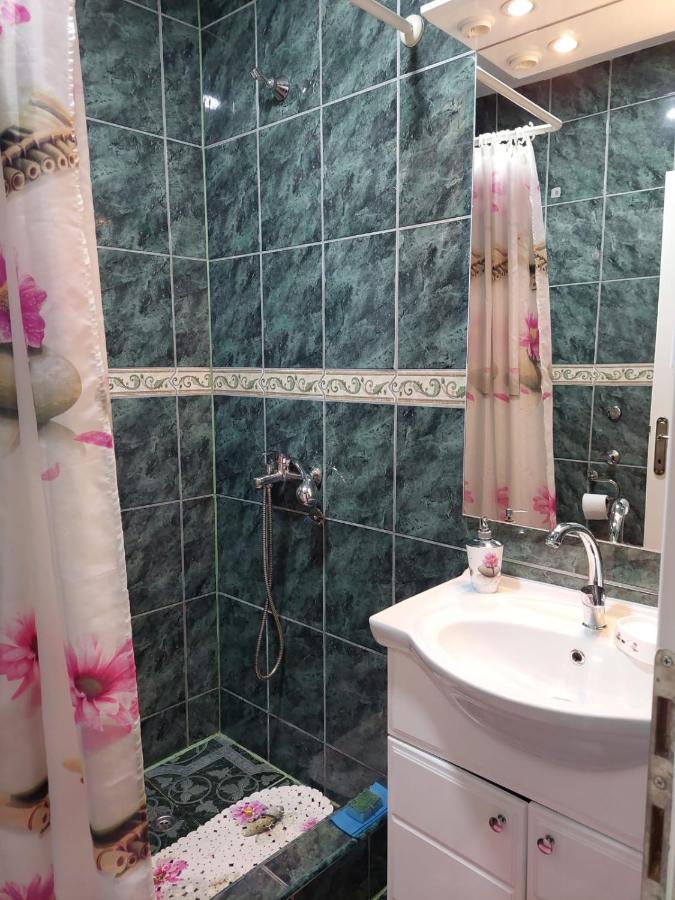 Apartman Amelaa Kulen Vakuf Esterno foto