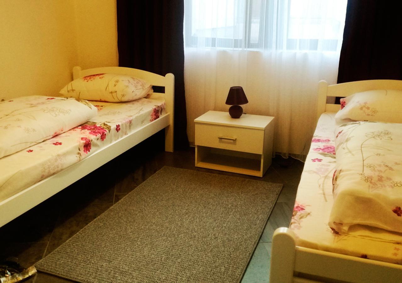 Apartman Amelaa Kulen Vakuf Esterno foto